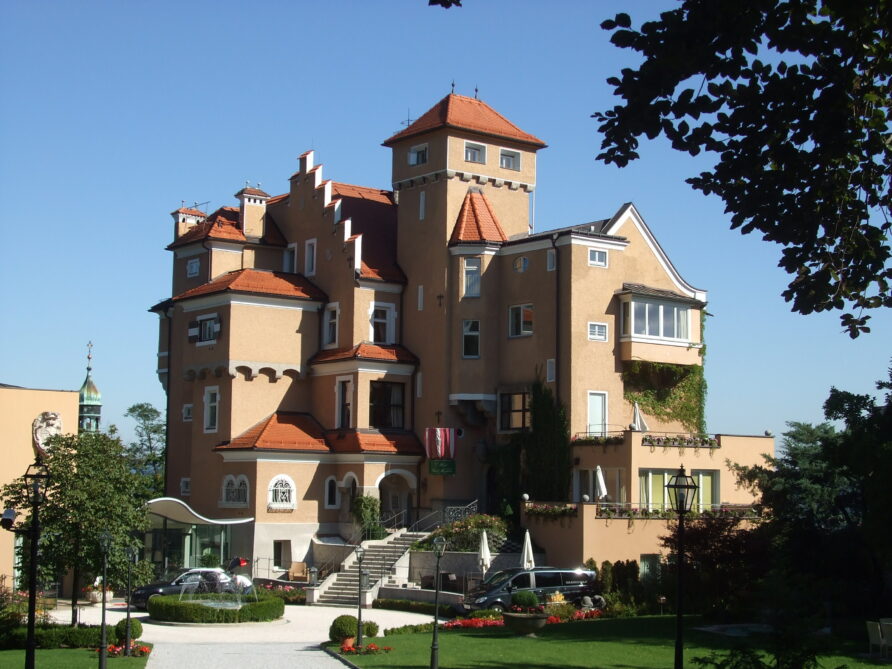 Castle Hotels – Luxury hotel reservation – 5 star hotel booking – 5 star luxury resort