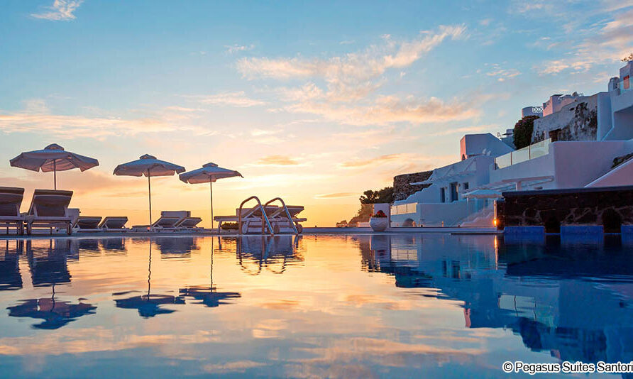 Pegasus Suites Hotel Santorini de lujo